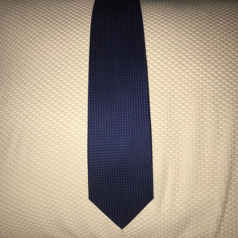 NWOT silk tie.